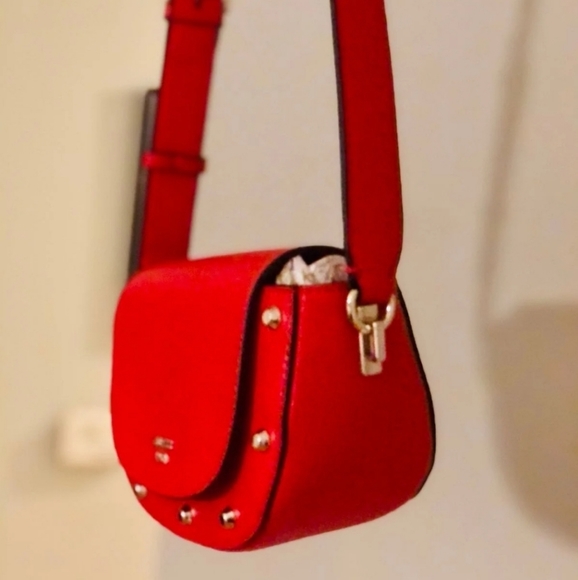Cute Red Guess Crossbody - Picture 2 of 5
